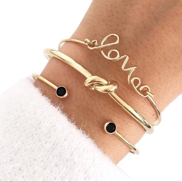 Jewelry - 🌟 STUNNING SET!🌟 3 piece set gold love bangles